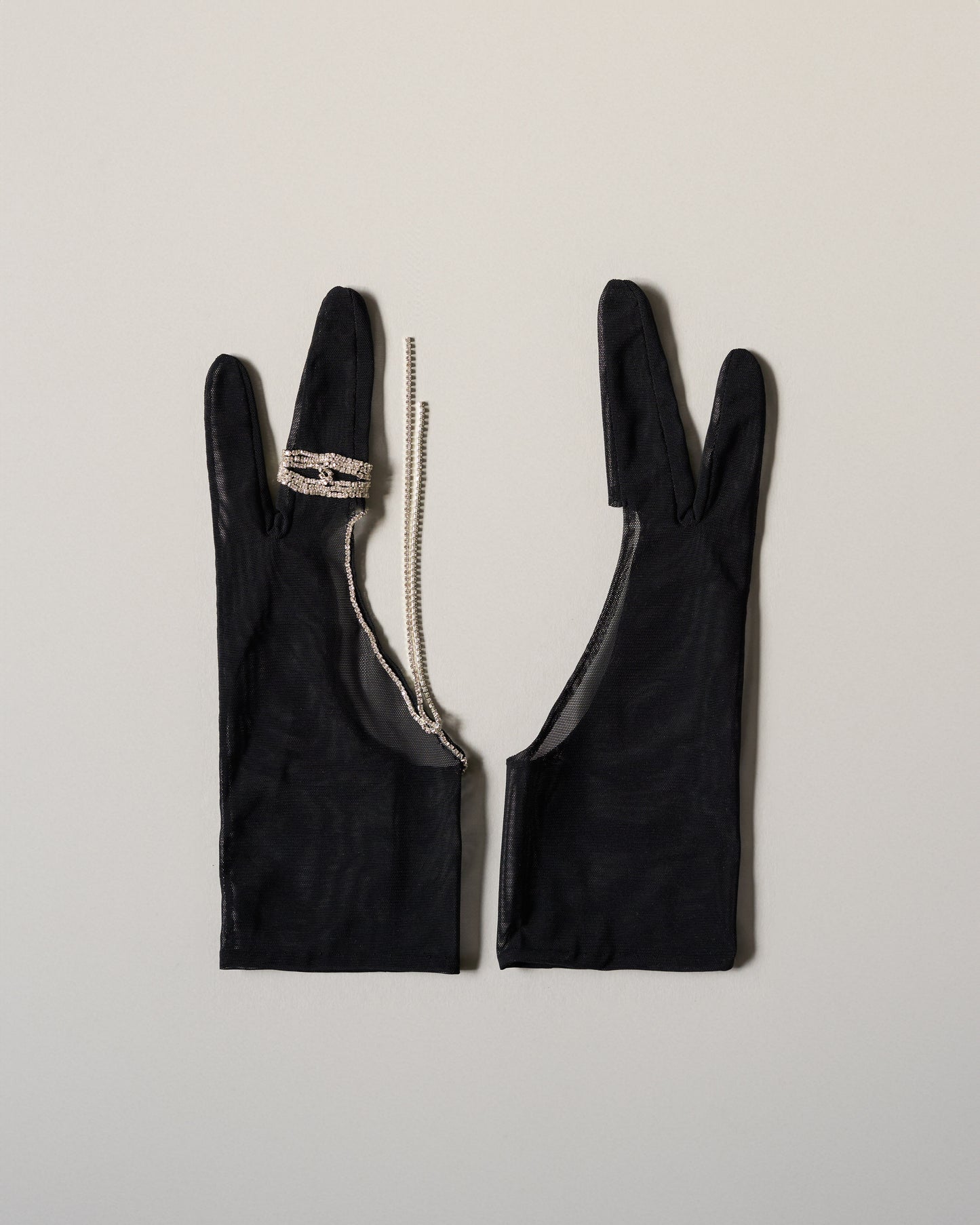 STUNNING BLACK GLOVES
